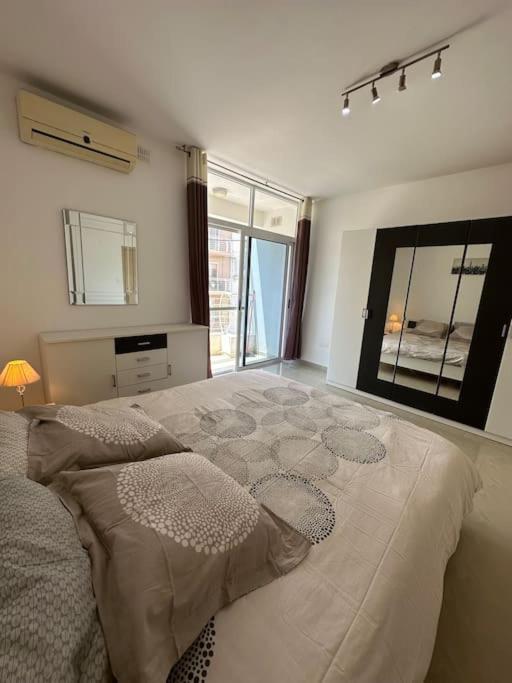 Modern - Close To The & Pv